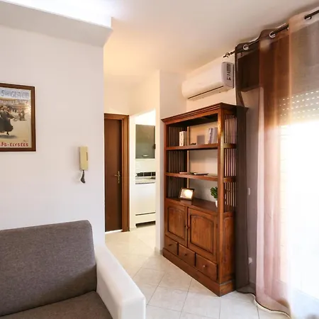 Premier Parkview - One-bedroom - Airport - Self Check-in Apartment *